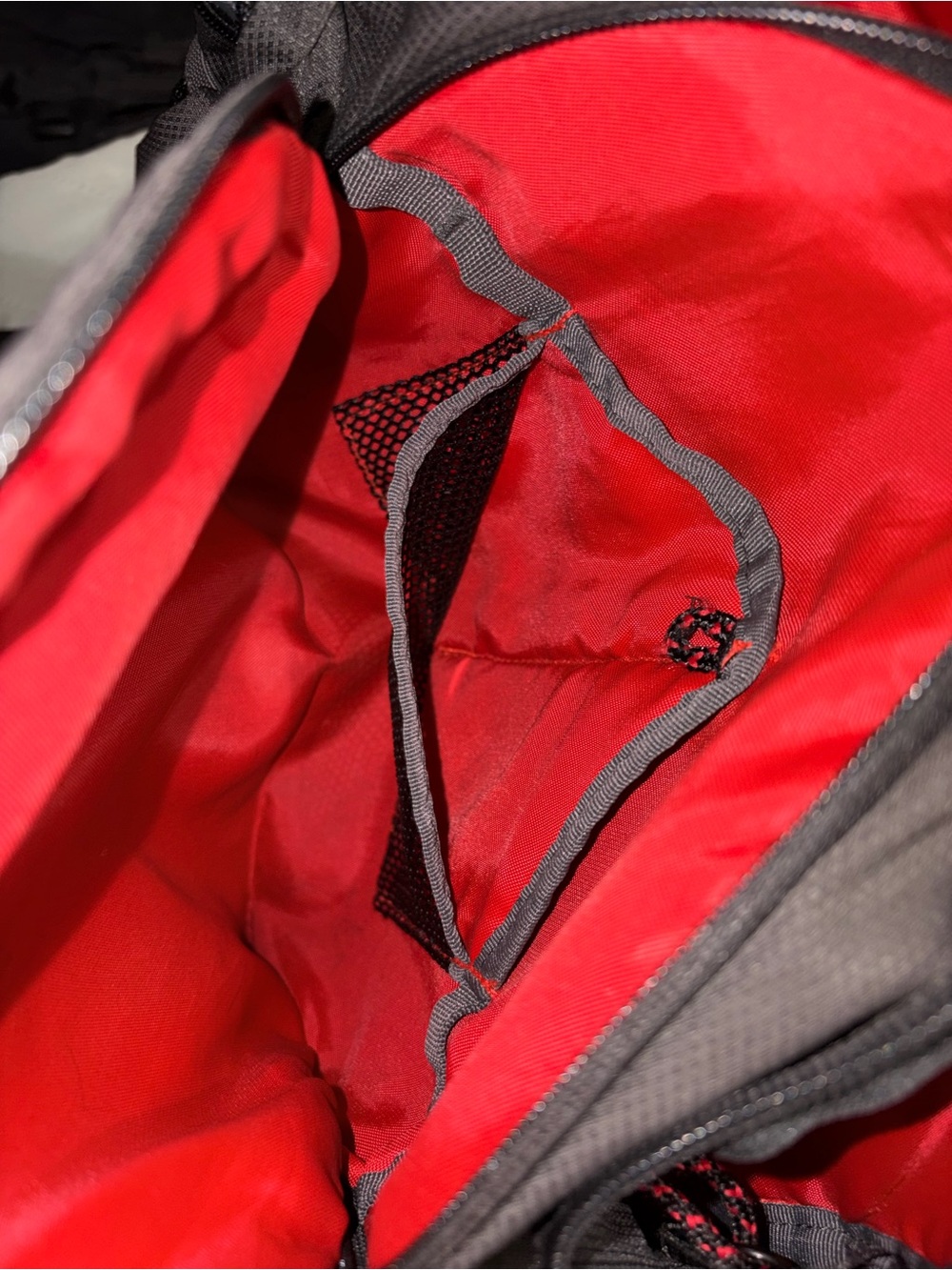Jansport Growler Backpack 1705cu. Hold 15" Laptop Or 3L Hydration Bladder - Picture 5 of 9